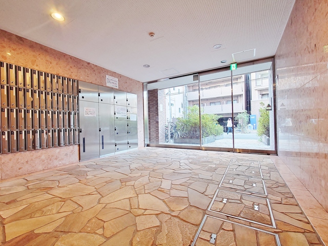 ロビー　宅配ＢＯＸ付・エレベーター