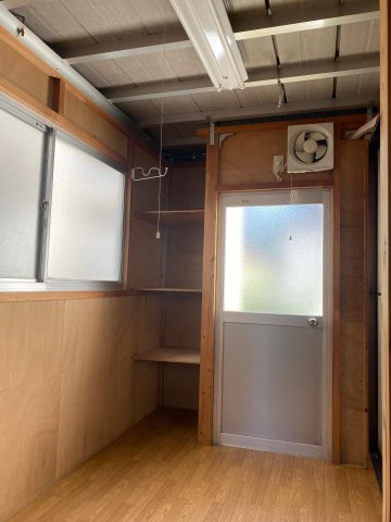 収納　お荷物が多い方も安心の倉庫。