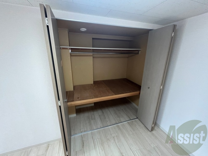 収納　寝室の収納です。部屋がすっきり片付きます。