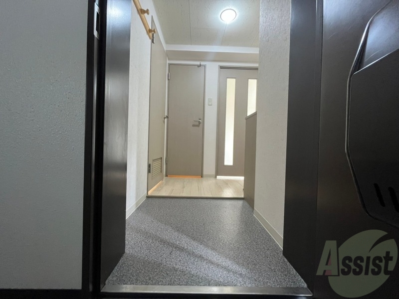 玄関　玄関です。白を基調としていて清潔感があります！