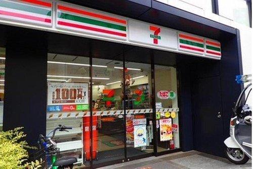 コンビニ　セブンイレブン 港区赤坂駅南店（コンビニ）まで73m