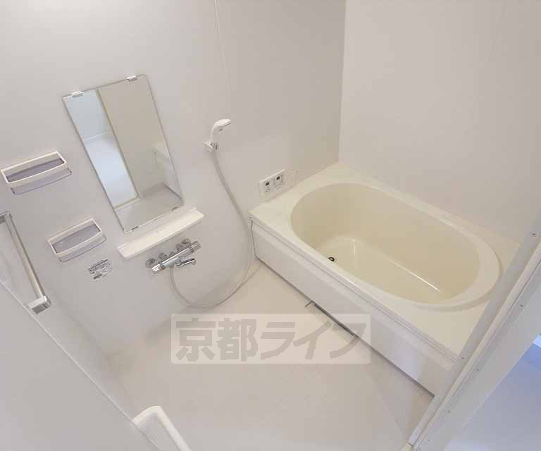 バス・シャワールーム　追焚き機能付いてます