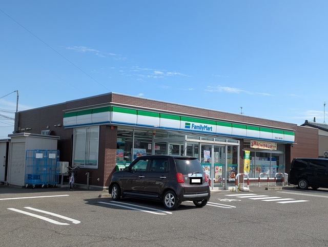 コンビニ　ファミリーマート新潟五十嵐中島店（コンビニ）まで444m