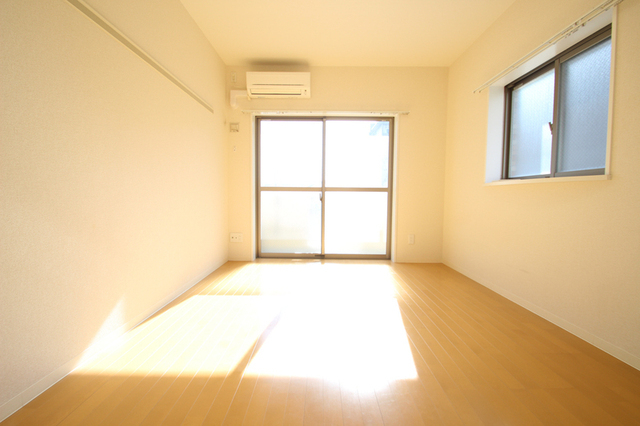 居室・リビング　※別室の参考写真の為、現況優先です。