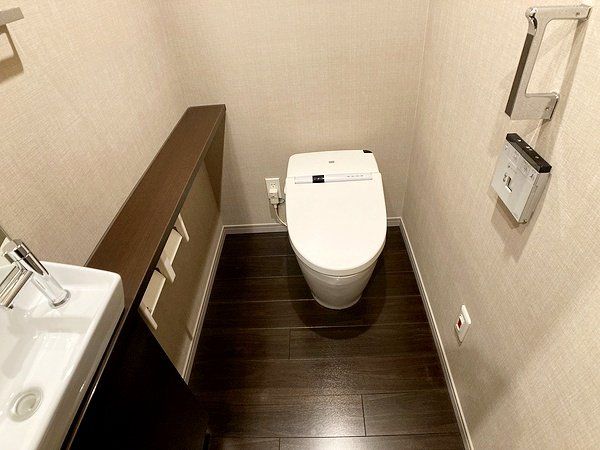 トイレ　トイレ