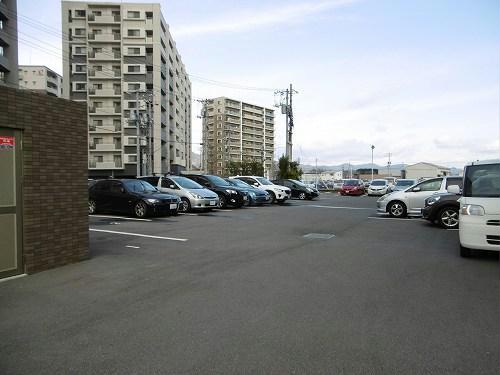 駐車場　駐車場