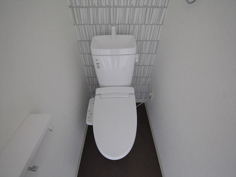 トイレ　温水洗浄暖房便座付トイレ