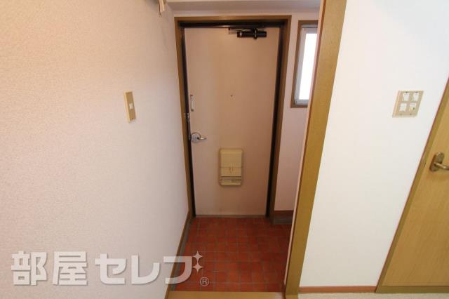 玄関　広くて出入りがしやすいです。