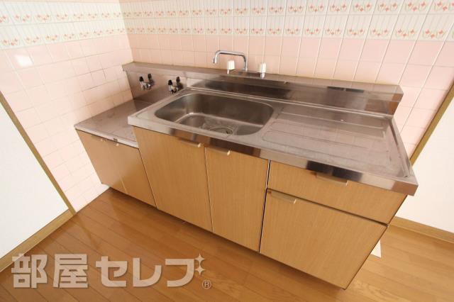 キッチン　収納力のあるキッチンです。