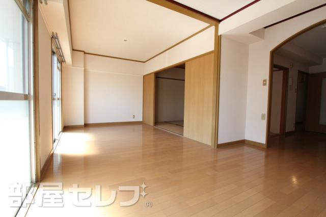 居室・リビング　広々１８帖で開放感あります。