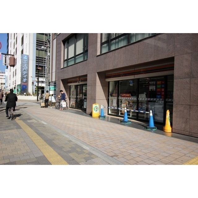 コンビニ　セブン‐イレブン　静岡駅南口店（コンビニ）まで150m