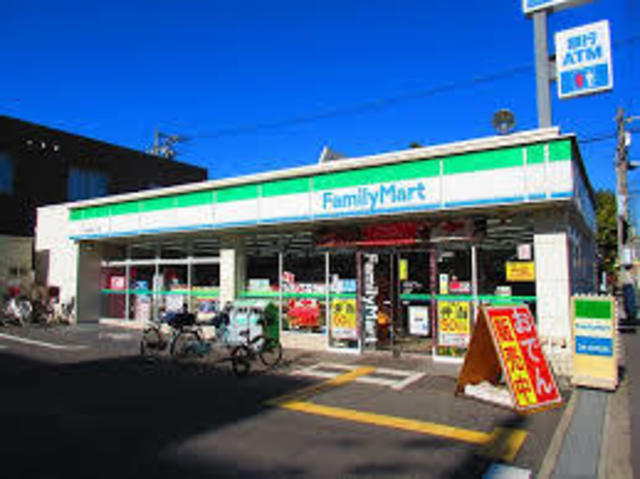 コンビニ　ファミリーマート中加賀屋二丁目店（コンビニ）まで950m