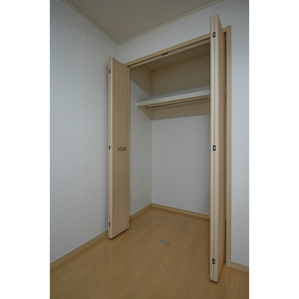 収納　同じ建物の別のお部屋