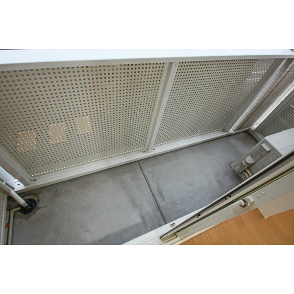 バルコニー　同じ建物の別のお部屋