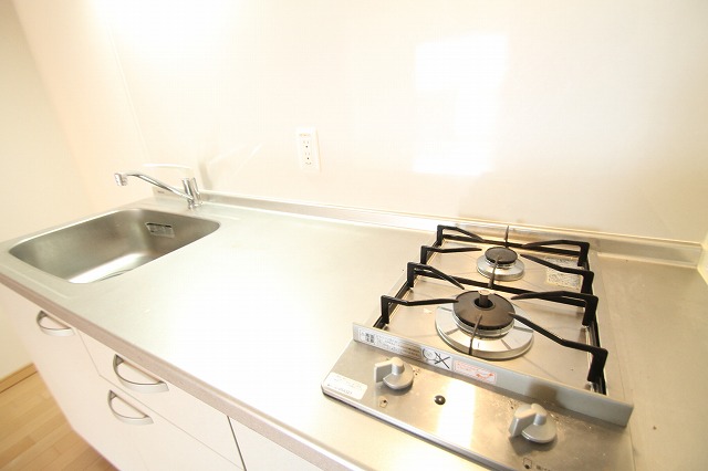 キッチン　システムキッチンガスコンロ２口です。