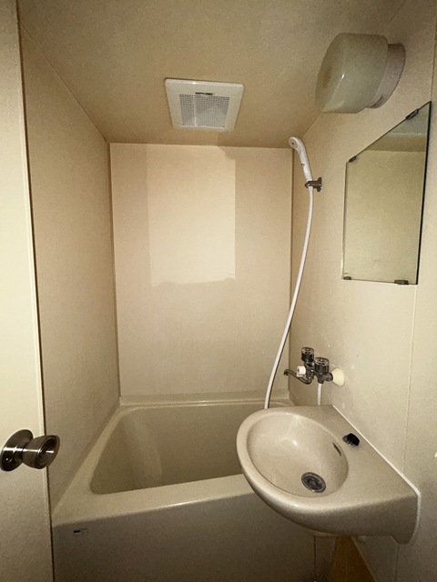 バス・シャワールーム　別部屋参考写真です