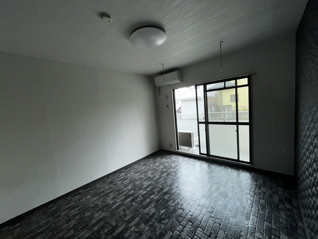 居室・リビング　別部屋参考写真です