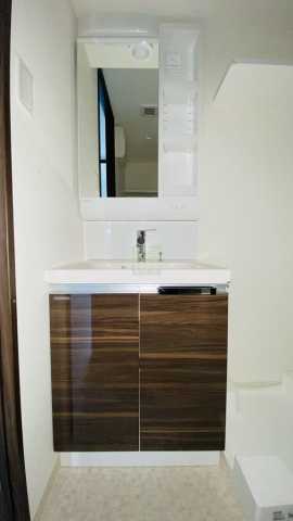 洗面設備　写真反転