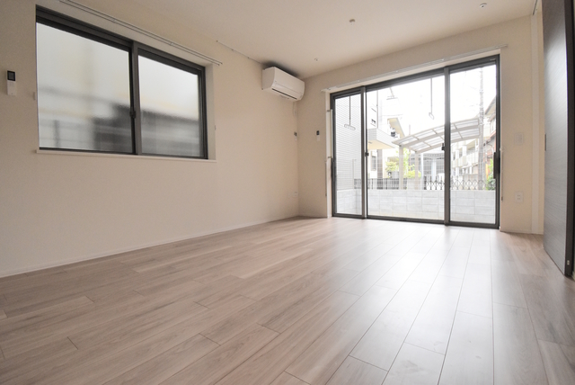 居室・リビング　リビング床暖房付き。冬でも足元が冷えず快適です！