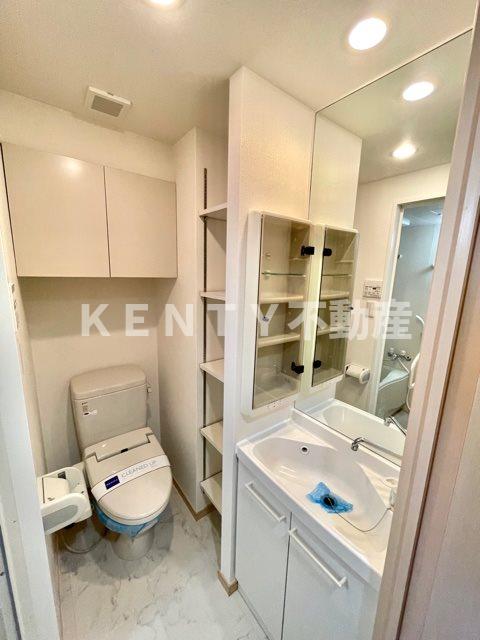 洗面設備　スペースが確保できる洗面所です