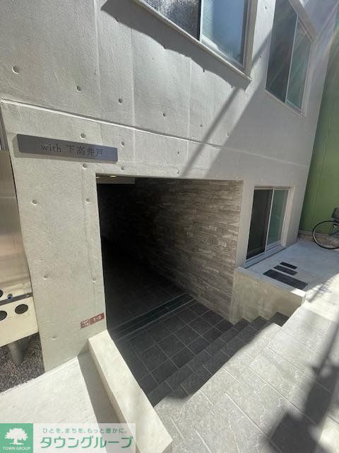 エントランス　バルコニー