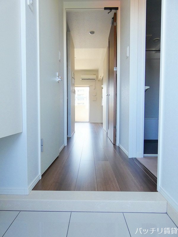 玄関　※同型タイプ写真の為、現状優先。初期費用分割可能