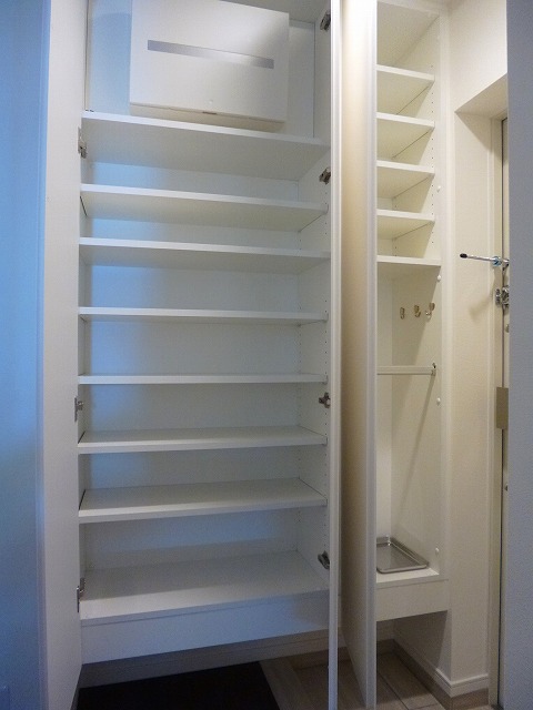 玄関　ペット可、インターネット使用料無料