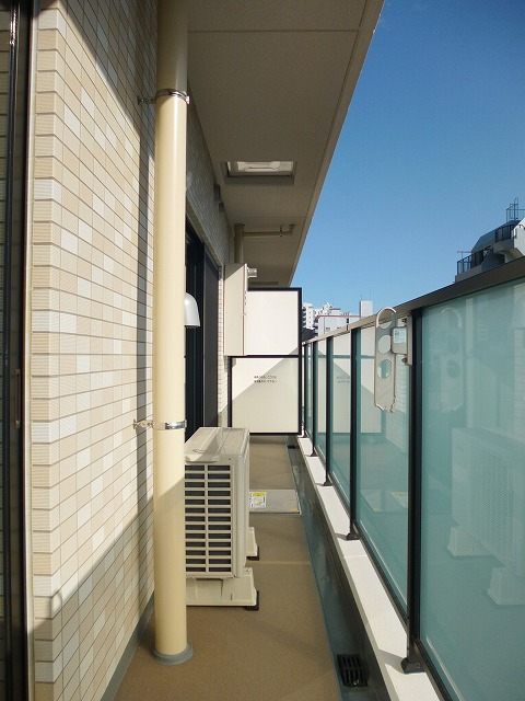 バルコニー　ペット可、インターネット使用料無料