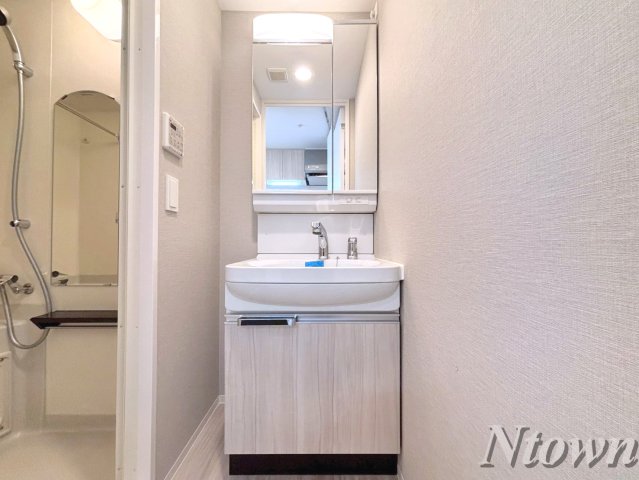 洗面設備　朝の支度にも助かる、独立の洗髪洗面化粧台