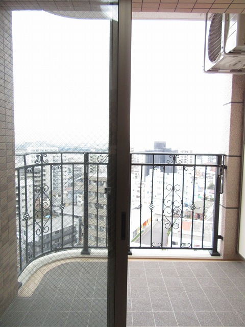 バルコニー　※室内は現況を優先します