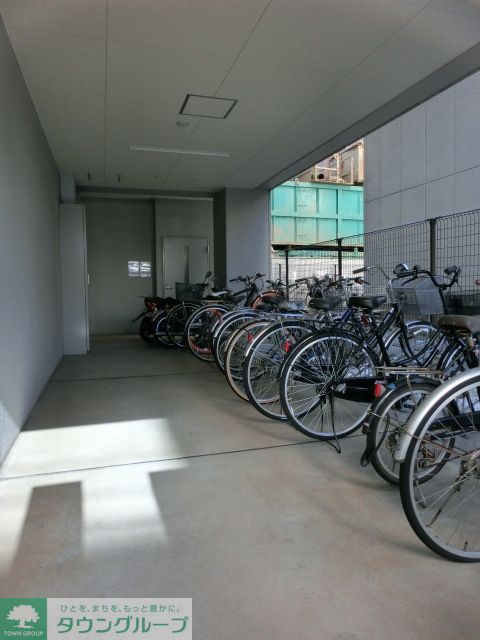 その他共有部分　敷地内雨の日でも安心の駐輪スペース