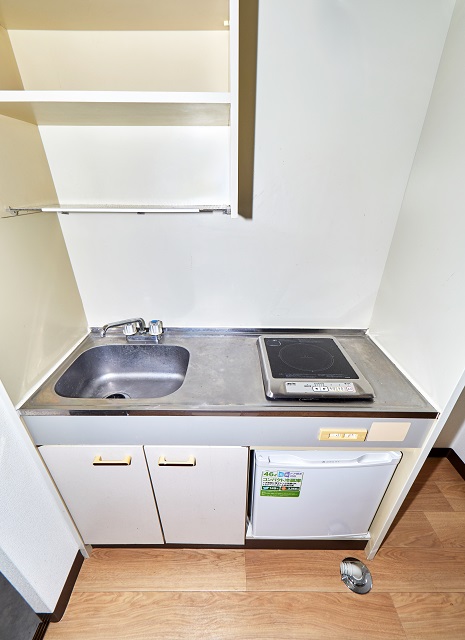 キッチン　IHコンロ、ミニ冷蔵庫
