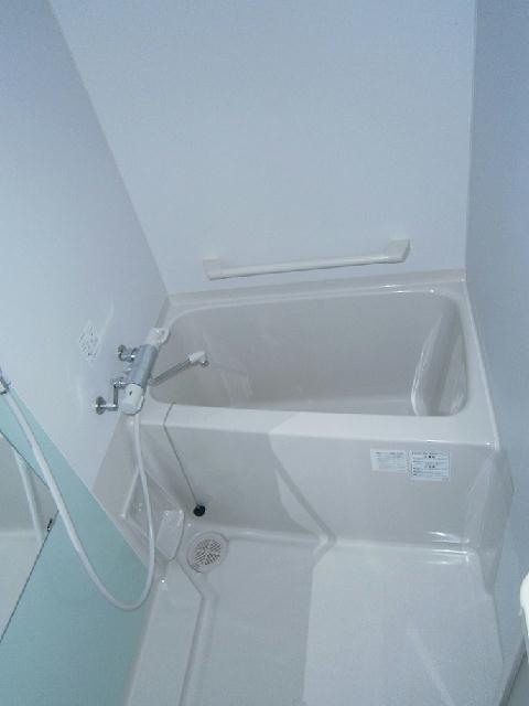 バス・シャワールーム　浴室乾燥機付きです。