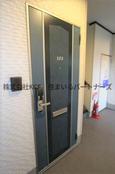 エントランス　ゆとりのあるエントランスです