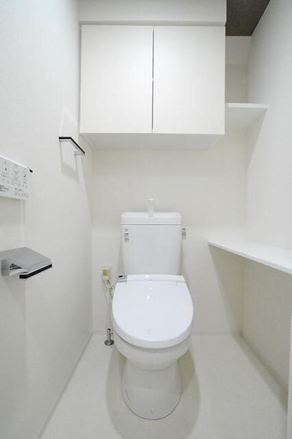 トイレ　※カラータイプは茶です