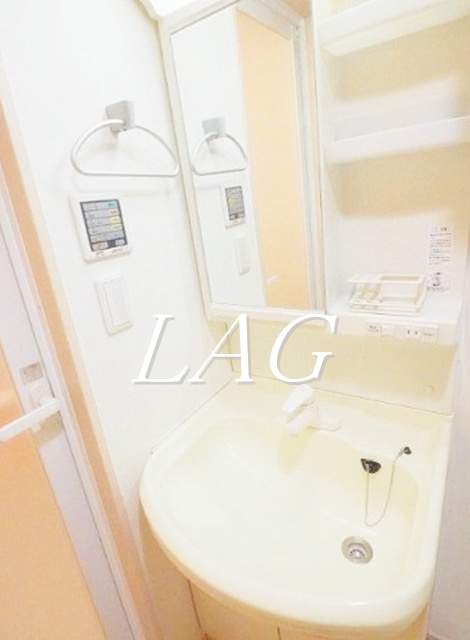 洗面設備　独立洗面台です。