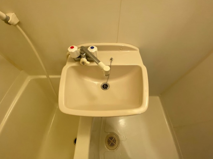 洗面設備　浴室に洗面台がついてます♪