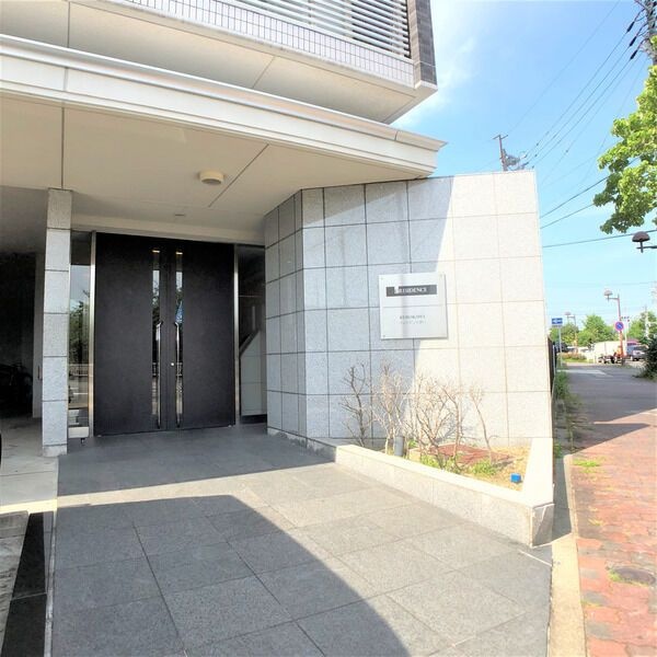 エントランス　名古屋で一番初期費用の安い賃貸専門の不動産会社です(^^)