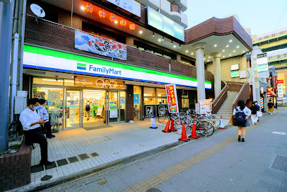 コンビニ　ファミリーマート 黒川店（コンビニ）まで327m