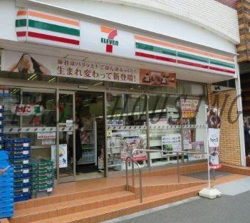 コンビニ　セブンイレブン代々木北口店（コンビニ）まで334m