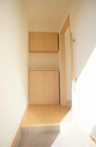 玄関　上下セパレートのシューズボックスは収納力も抜群です！