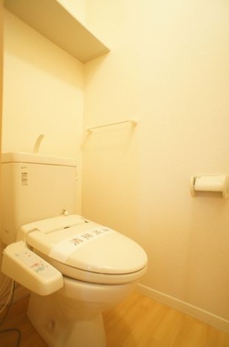 トイレ　トイレはもちろん温水洗浄暖房便座完備！