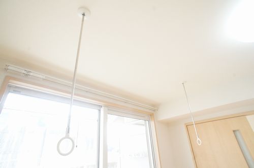 その他設備　室内物干し付なので雨の日の洗濯物干しにも困りません♪