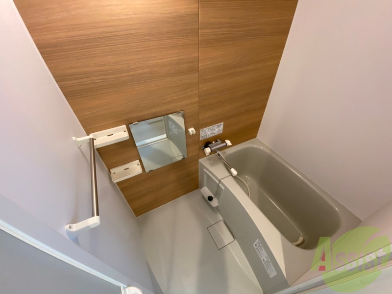 バス・シャワールーム　お風呂になります。一日の疲れを癒してくださいね。