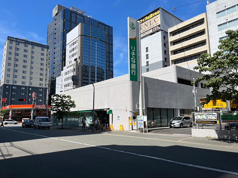 銀行　りそな銀行 新大阪駅前支店（銀行）まで950m