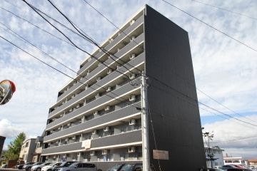 建物外観　RC造　7階建て
