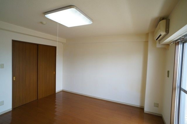 居室・リビング　他号室。参考写真