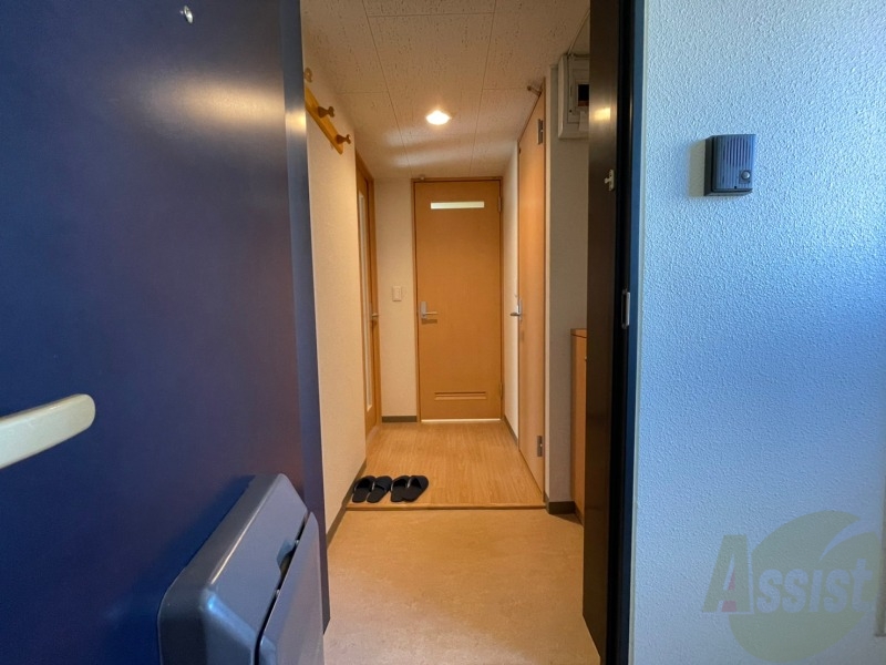 玄関　玄関の様子です。明るい印象ですね。気分もあがりそう。