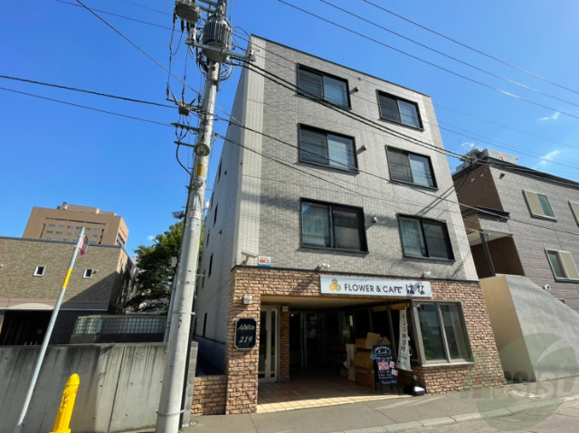 建物外観　札幌市中央区南２条西「アビタ２１９」