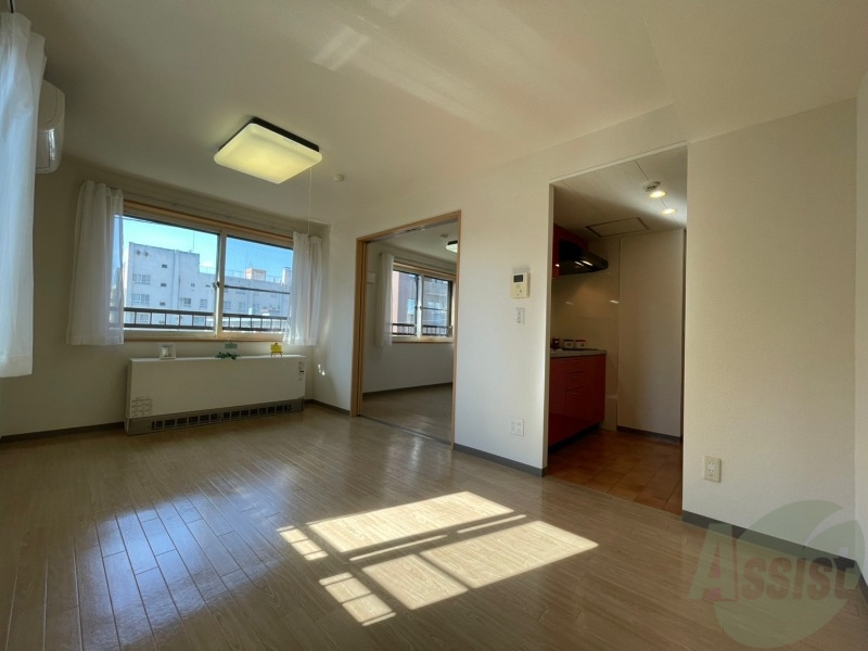 居室・リビング　広くてキレイなお部屋が広がっていて、充実した生活が送れそう。